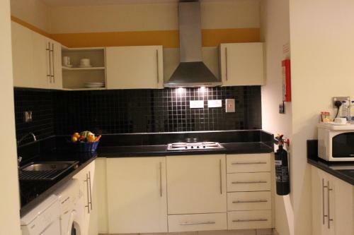 Royal Ascot Hotel Apartment - Kirklees 2