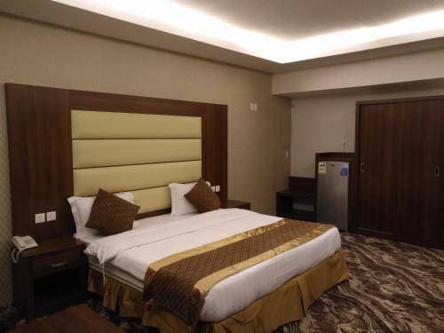 Apartamento Crown Glory Hotel Suites
