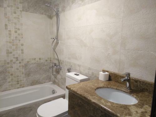 Apartamento Crown Glory Hotel Suites