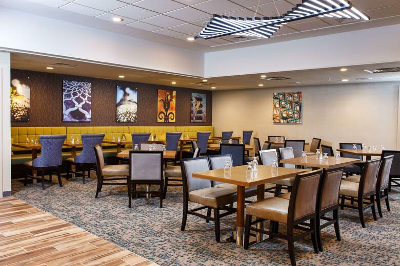 Riverwalk Hotel Downtown Neenah