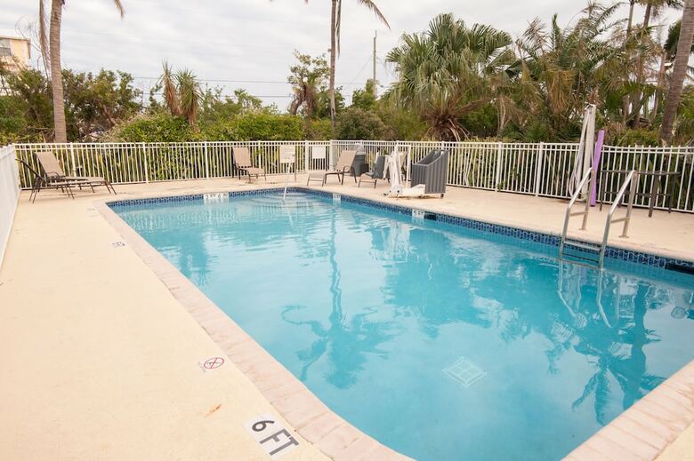 Hotel Blackfin Resort And Marina
