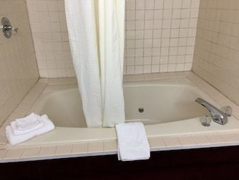 Hotel Laketree Inn And Suites Marion