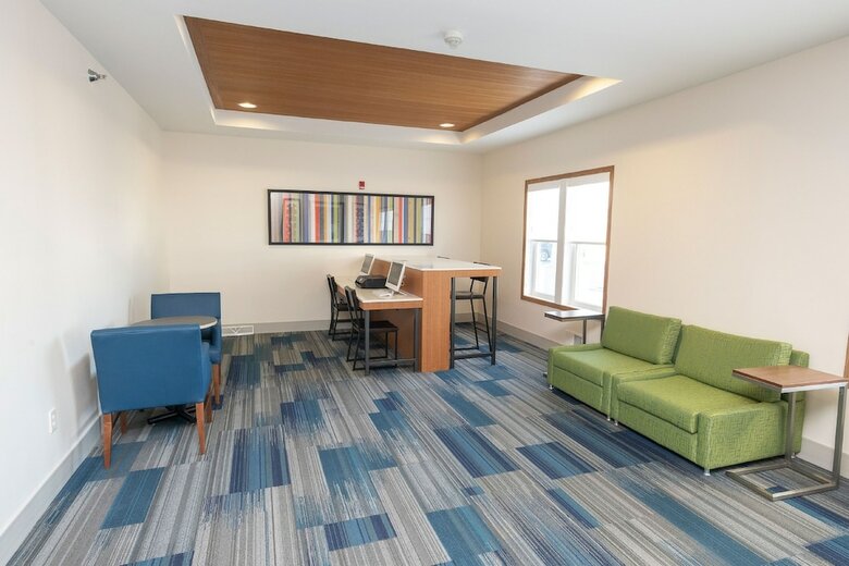 Holiday Inn Express Hotel & Suites Iron Mountain