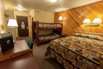 Hotel Hibernation House