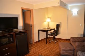 Hotel Quality Inn & Suites