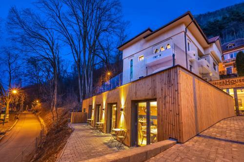 Bed & Breakfast Upperhouse