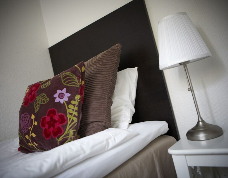 Riverside Hotel & Apartments