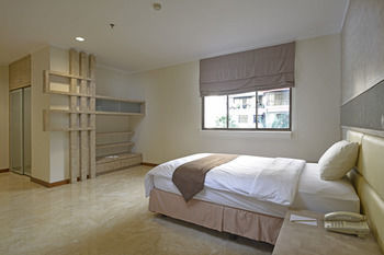 Apartamentos Ra Residence Simatupang Jakarta