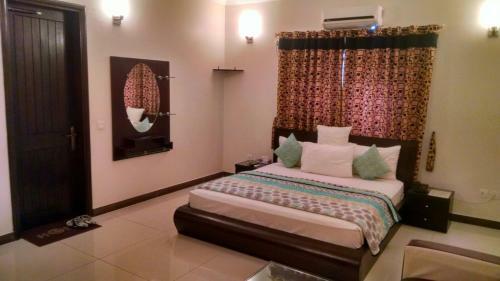 Hostal Elegance Guest House