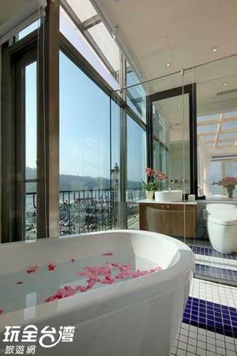 Bed & Breakfast Shuian Lakeside Hotel