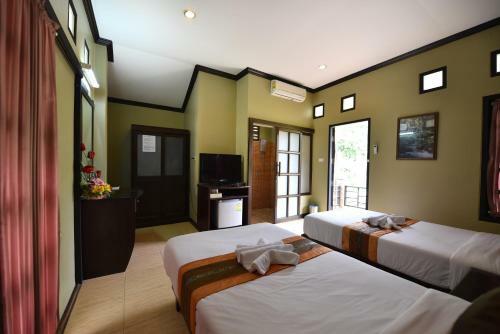 Hotel Forra Hill Resort