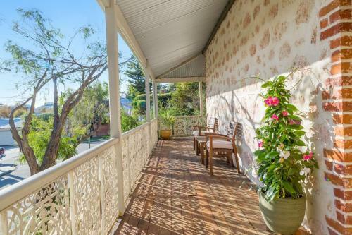The Fremantle Stone Cottage