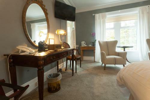 Hotel Meifod Country House