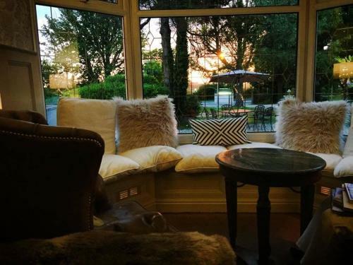 Hotel Meifod Country House