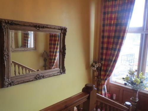 Hostal Bank House Guest House