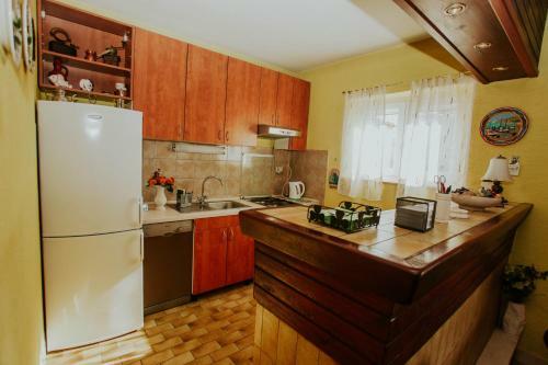 Apartments Doulos