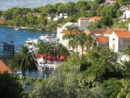 Apartments Doulos