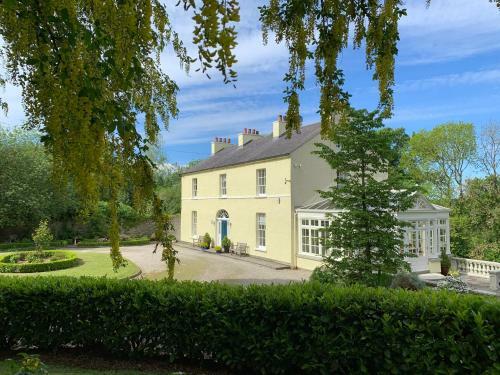 Bed & Breakfast Larchmount House