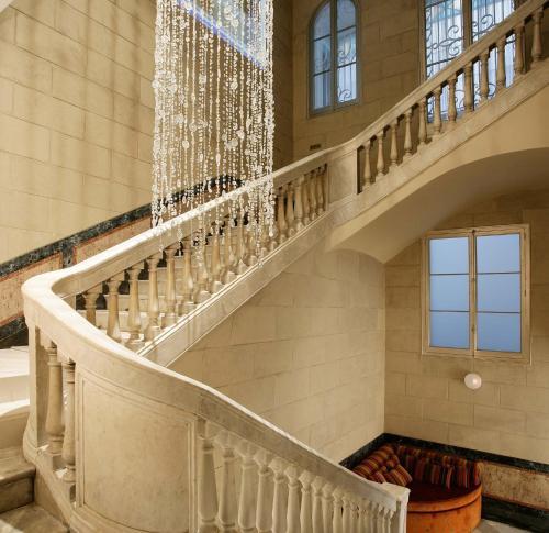 Chic & Basic Born Boutique Hotel