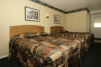 Hotel Canadas Best Value Inn & Suites