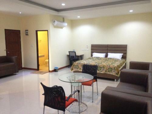 Hotel Friend's House Resort