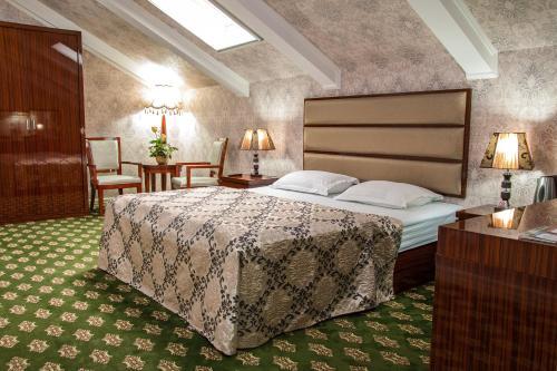 City Line Boutique Hotel
