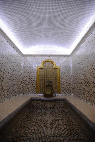 City Line Boutique Hotel