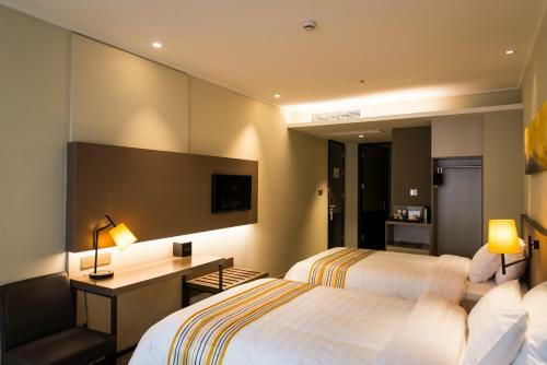 Hotel Home Inn Plus Shanghai Xujiahui