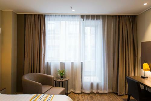 Hotel Home Inn Plus Shanghai Xujiahui