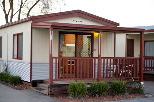 Riverside Cabin Park