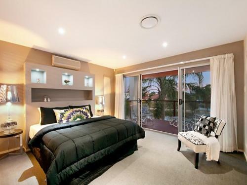 Villa The Beach-whole House 6 Bedrooms 3 Bathrooms
