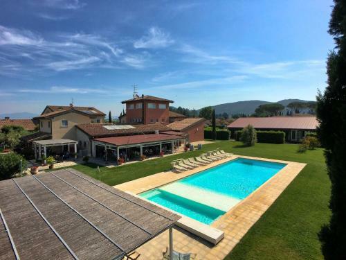 Special Apartments In Braccagni With Orthopedic Beds