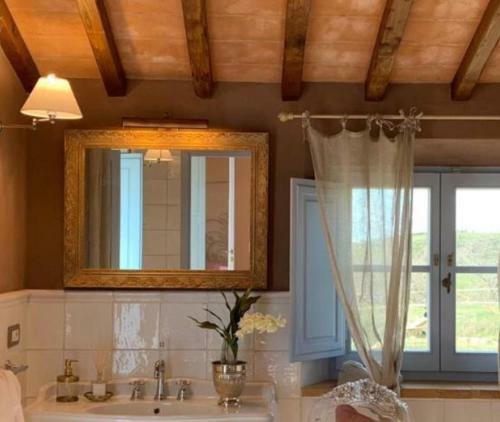 Hotel Cordella In Montalcino Wine Resort