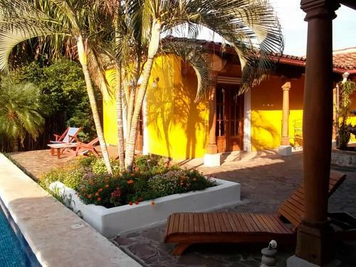 Hotel Casa Cigalou Tamarindo