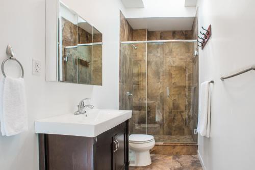 Six Bedroom Apartment On Lincoln