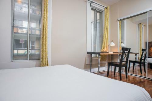 Six Bedroom Apartment On Lincoln