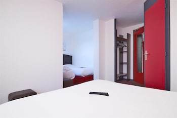Hotel Kyriad Lyon Sud Saint Genis Laval