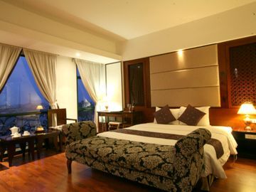 Gia Bao Grand Hotel