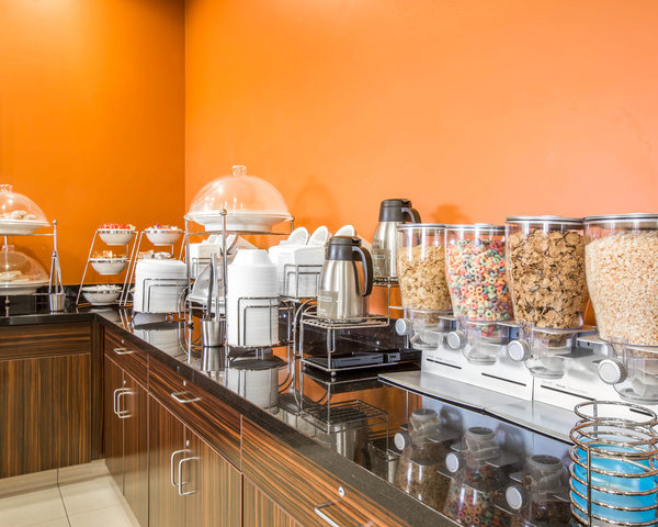 Hotel Sleep Inn & Suites