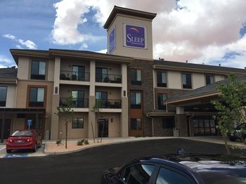 Hotel Sleep Inn & Suites
