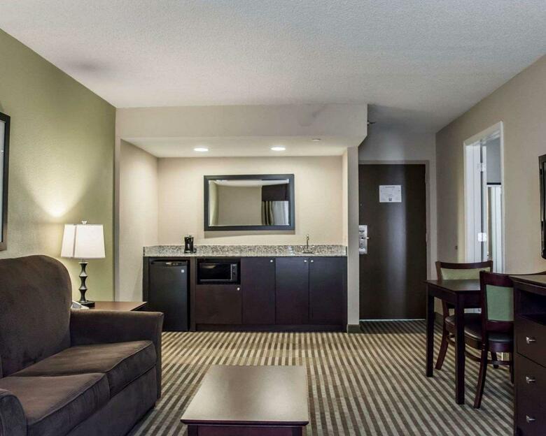Hotel Comfort Inn & Suites