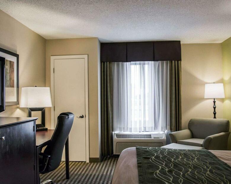 Hotel Comfort Inn & Suites