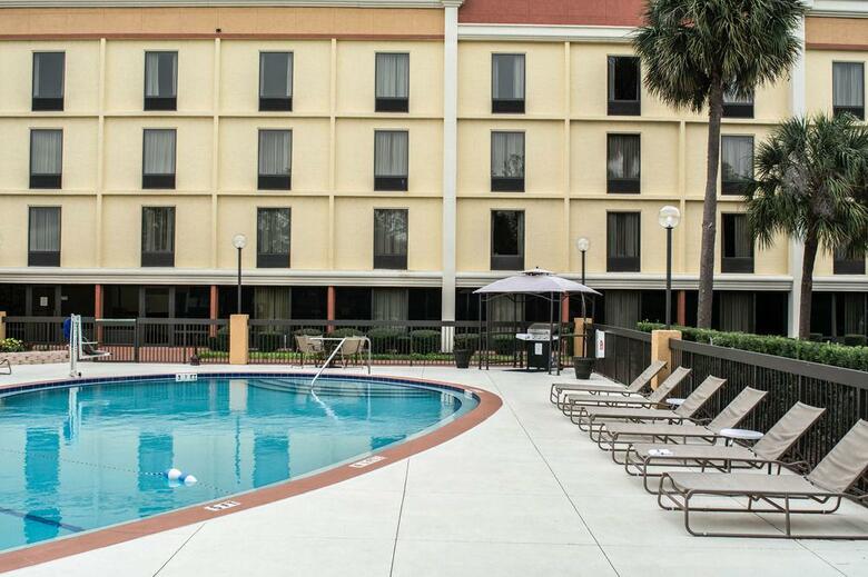 Hotel Comfort Inn & Suites