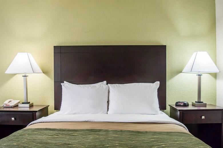 Hotel Comfort Inn & Suites