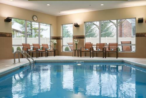 Hotel Courtyard By Marriott Evansville East