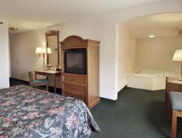 Hotel Howard Johnson Express Inn / Airport