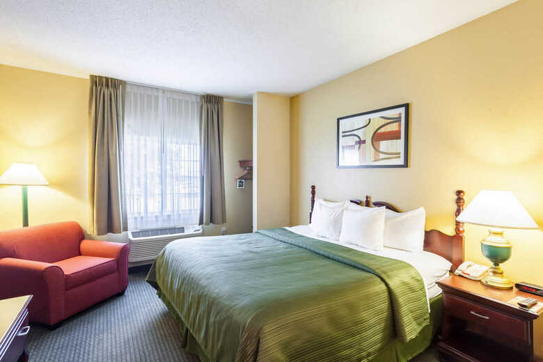 Hotel Quality Inn & Suites