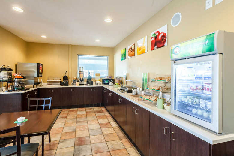 Hotel Quality Inn & Suites