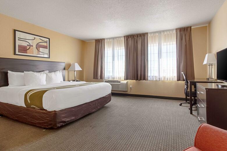 Hotel Quality Inn & Suites