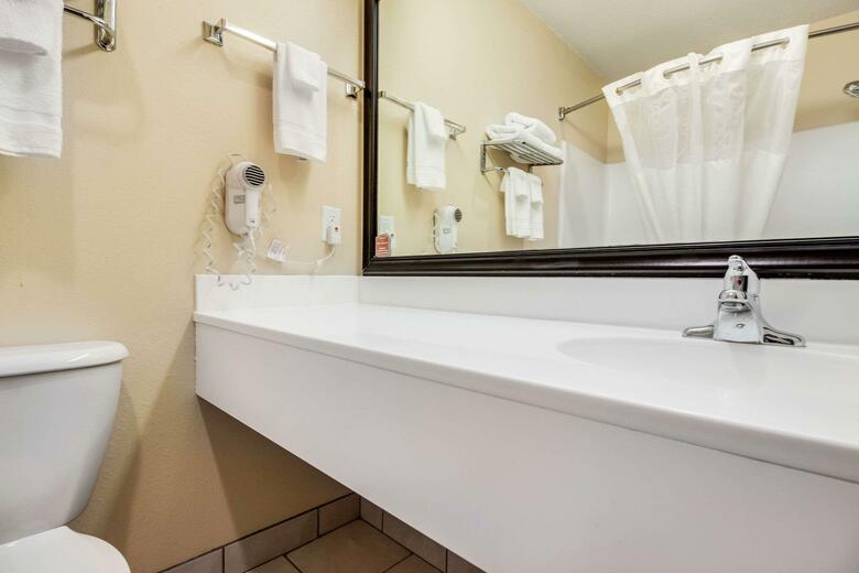 Hotel Quality Inn & Suites
